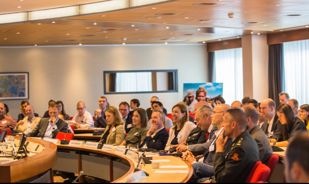 Een waterbesparende douche? Hoe innovatie door samenwerking de humanitaire sector vooruit helpt